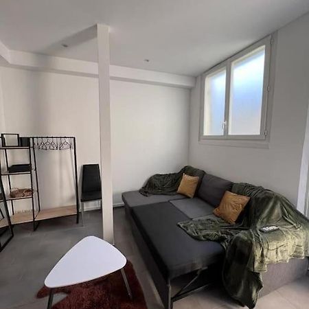 Appartement Idealement Situe Монтро-фот-Йон Екстериор снимка