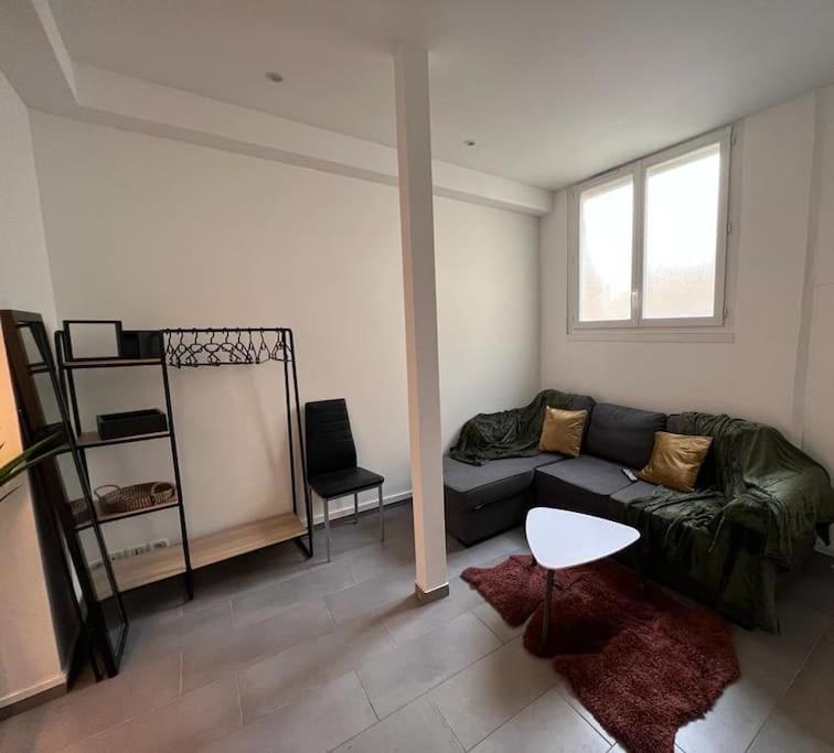 Appartement Idealement Situe Монтро-фот-Йон Екстериор снимка